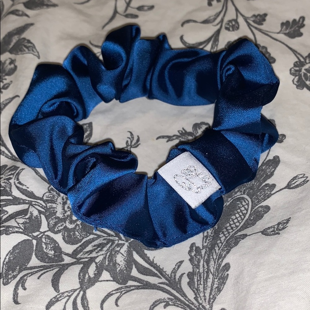 Kaitlyn Bristowe mini Daydreamer Blue Scrunchie